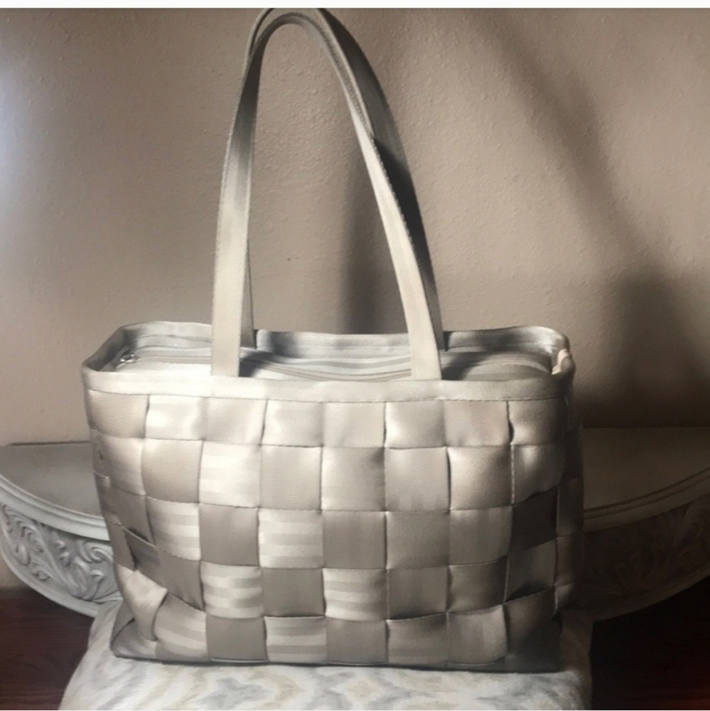 Harveys large size Seat Belt Bag taupe GUC